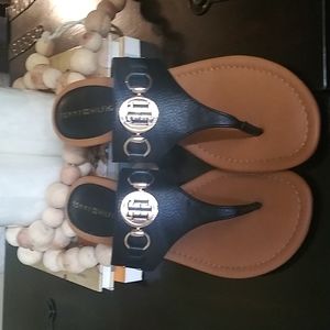 Tommy Hilfiger black sandals.